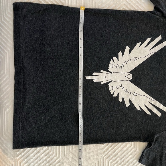 Maverick By Paul Logan  Women's Gray T-Shirt Graphic Art White Bird Image Sz S - Picture 4 of 9